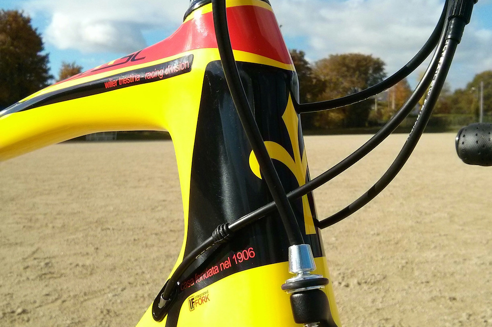 Une fourche inspirée du modèle Cento 1 - © Vélo 101 <br /> Toute reproduction, même partielle, sans autorisation, est strictement interdite.