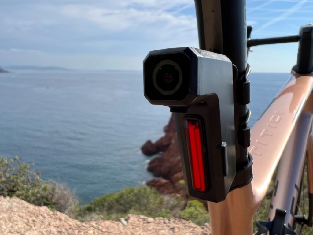 Test de l éclairage dashcam Tooo Cycling DVR80 Velo 101