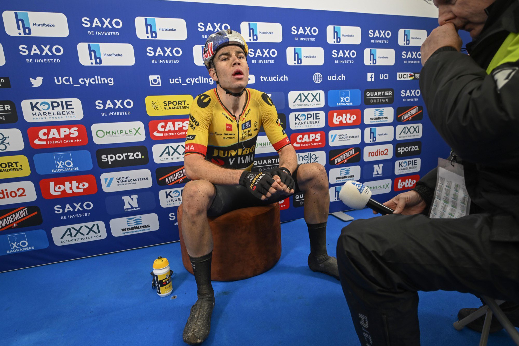 Wout Van Aert Remporte La E Saxo Classic Devant Mathieu Van Der Poel