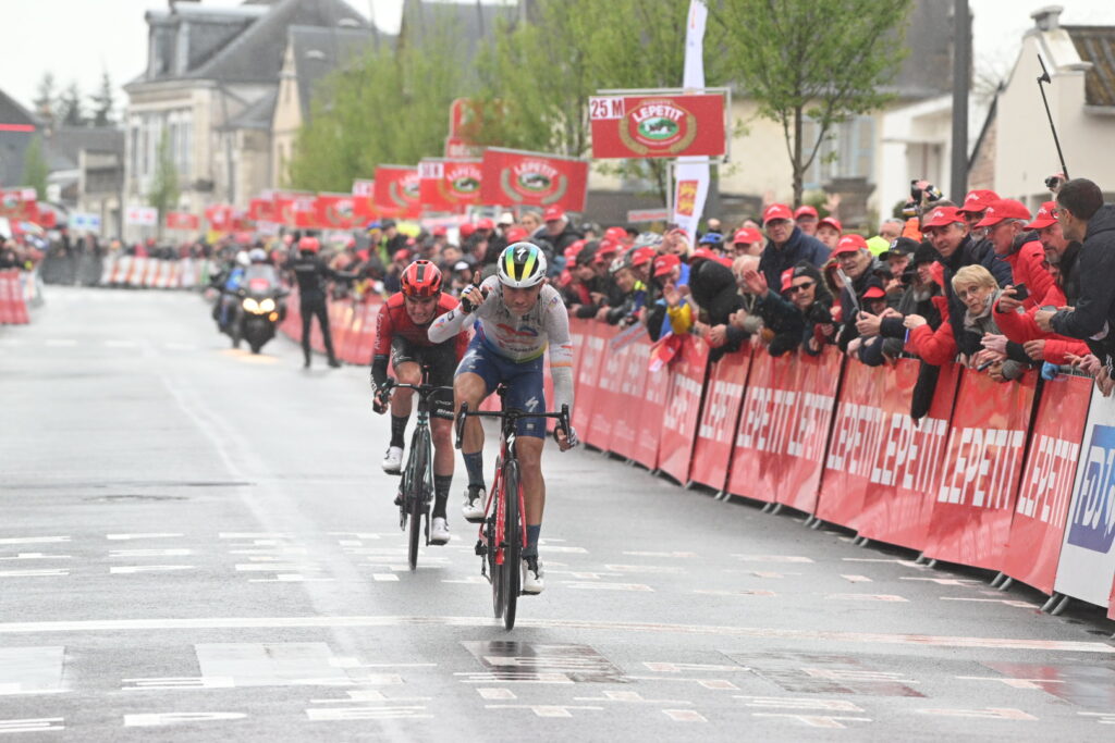 Valentin Ferron Remporte Paris Camembert Velo