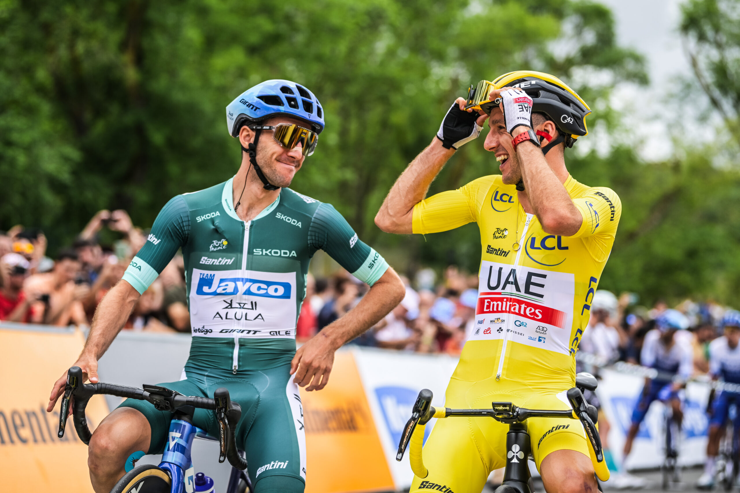 Tour De France Jayco Alula Avec Simon Yates Et Dylan Groenewegen