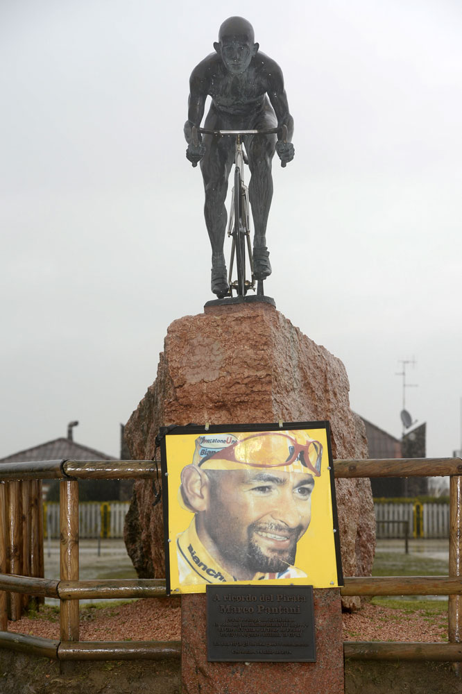 Le monument consacré à la mémoire de Marco Pantani à Cesenatico