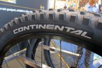 Le pneu Continental Baron Projekt 2.4