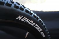 Le pneu Kenda Honey Badger Pro