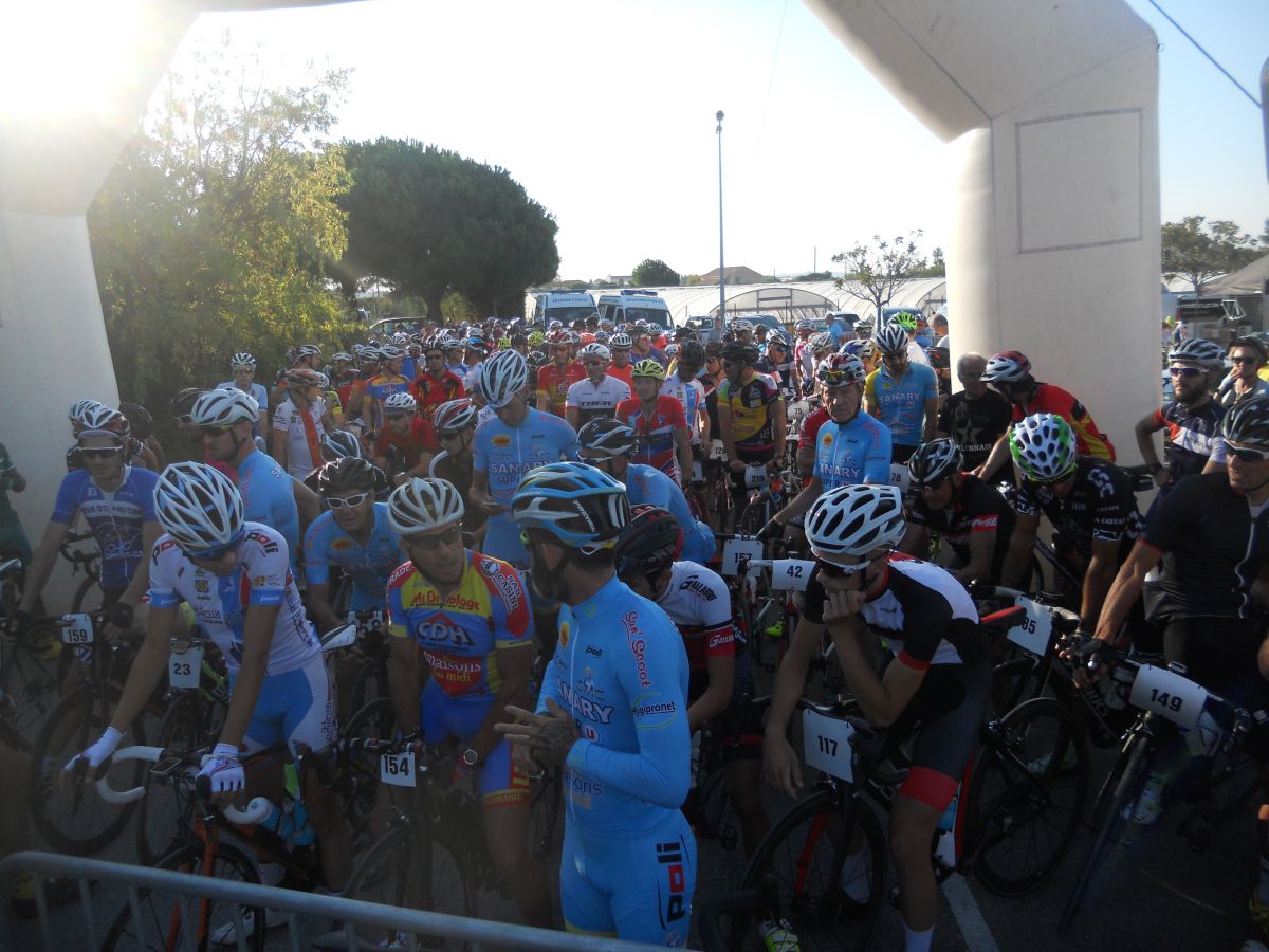 Le peloton de l'Azur et Or dans les starting blocks Le peloton de l'Azur et Or dans les starting blocks