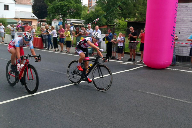 Agnieszka Skalniak gagne la 2ème étape du Tour de Feminin 2018