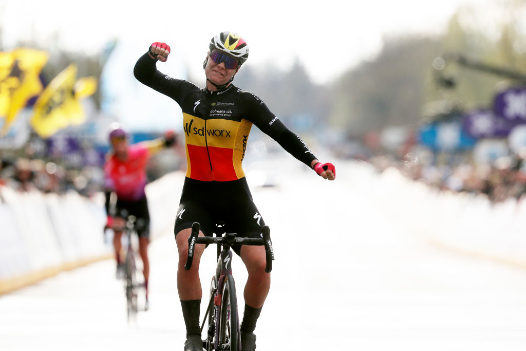 Lotte Kopecky, championne de Belgique, s’est adjugée le Tour des Flandres 2022