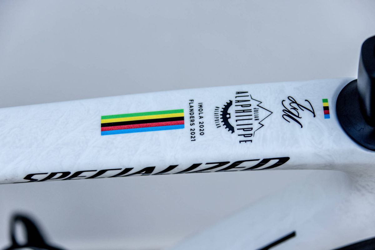 SL7 top tube specialized