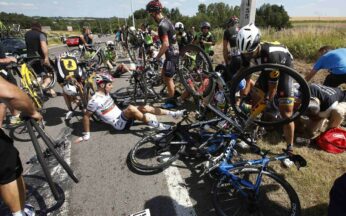 La chute massive lors de la 3ème étape du Tour de France 2015.