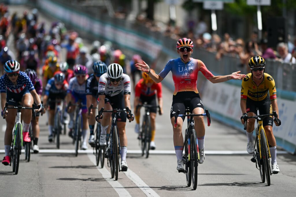 Tappa 9 del Giro d’Italia femminile: Chiara Consonni impressiona a Olbia, Van Vleuten vince la classifica generale