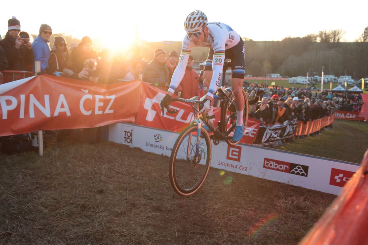 Le calendrier cyclocross de Mathieu Van Der Poel dévoilé Velo 101