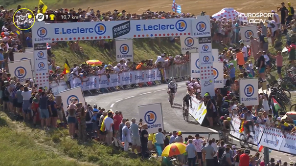 Thomas, Martinez and Roglic cross the summit together.  Bardet separated from Pogacar, which soon followed.