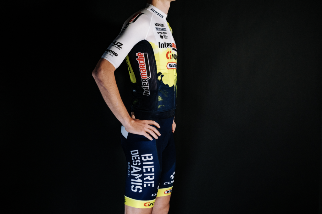 maillot 2023 de l’équipe Intermarché-Circus-Wanty profil