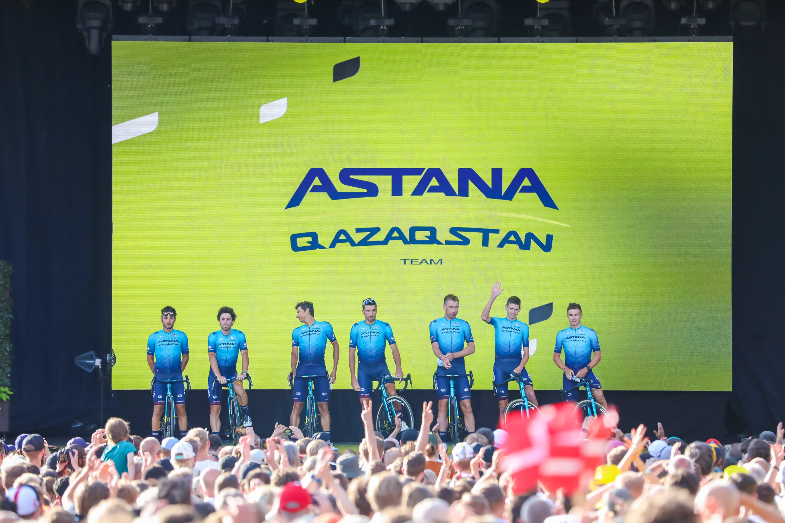 Pr Sentation De L Quipe Astana Qazaqstan Team Velo