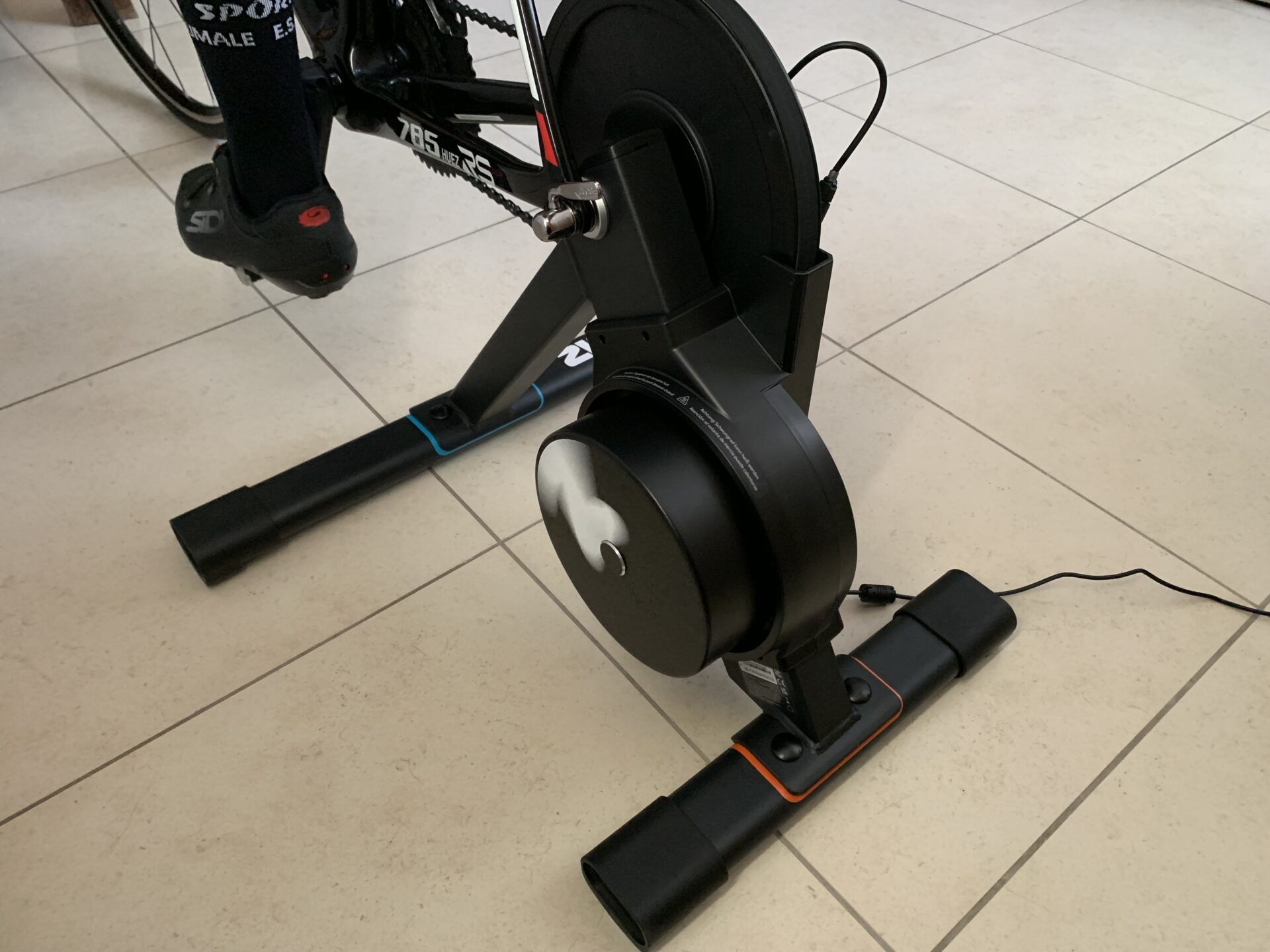 Test du Zwift Hub, un home trainer connecté accessible Velo 101