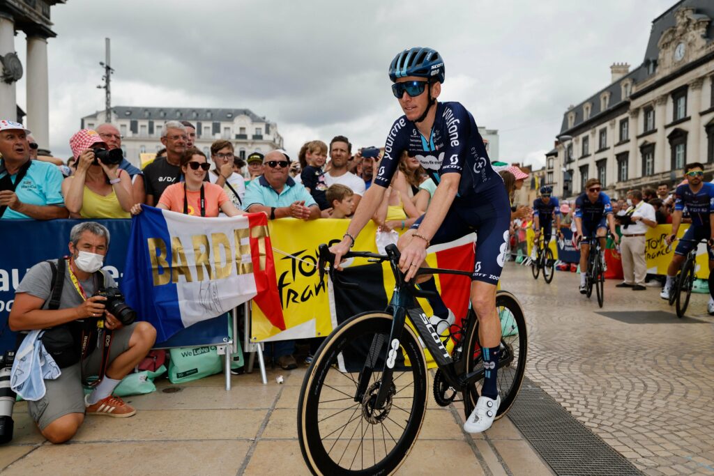 Romain Bardet Abandonne Le Tour De France Apr S Une Chute Velo