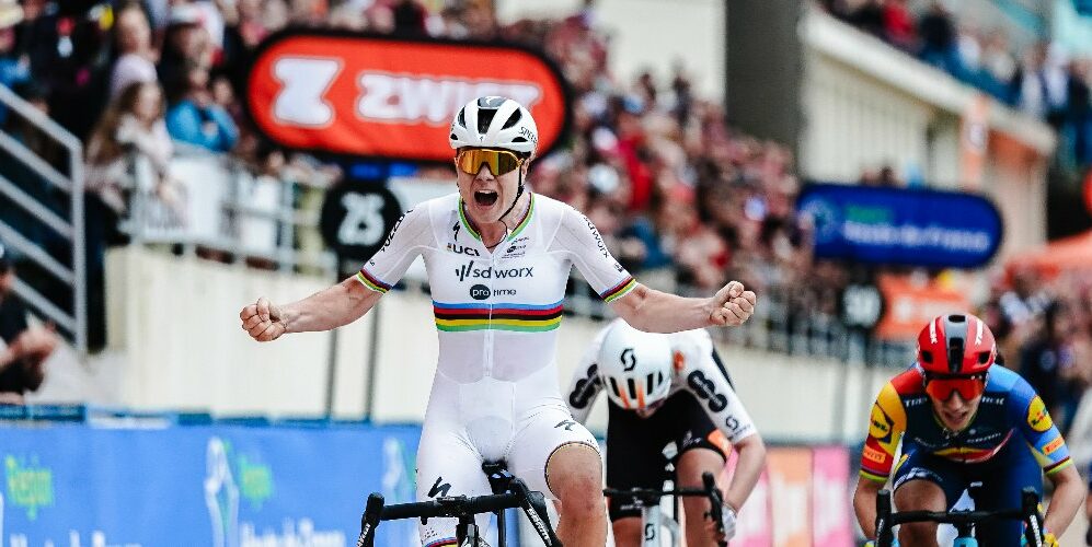 Paris Roubaix Femmes Victoire De Lotte Kopecky Velo