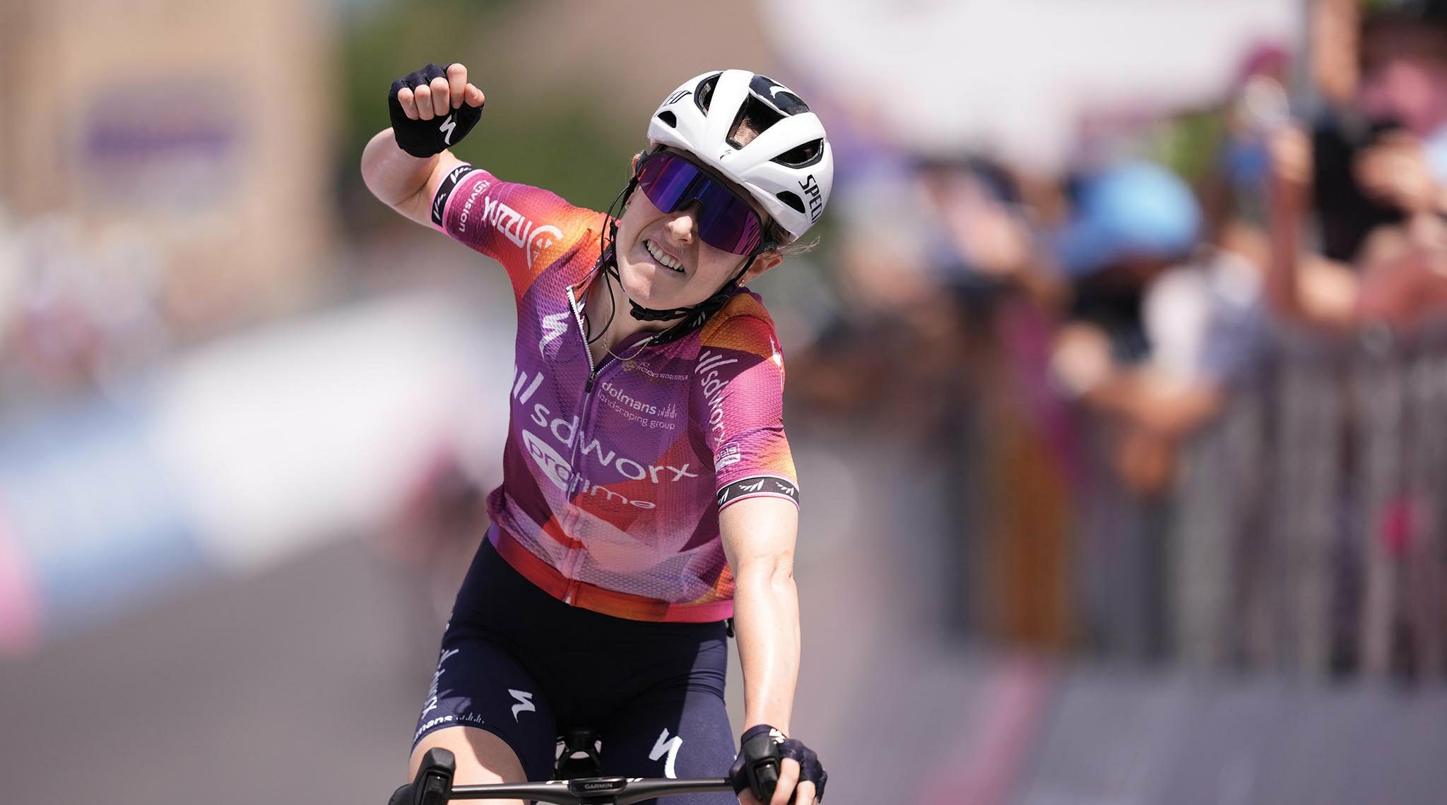 Tour d'Italie féminin Niamh FisherBlack s'offre la 3ᵉ étape Velo 101