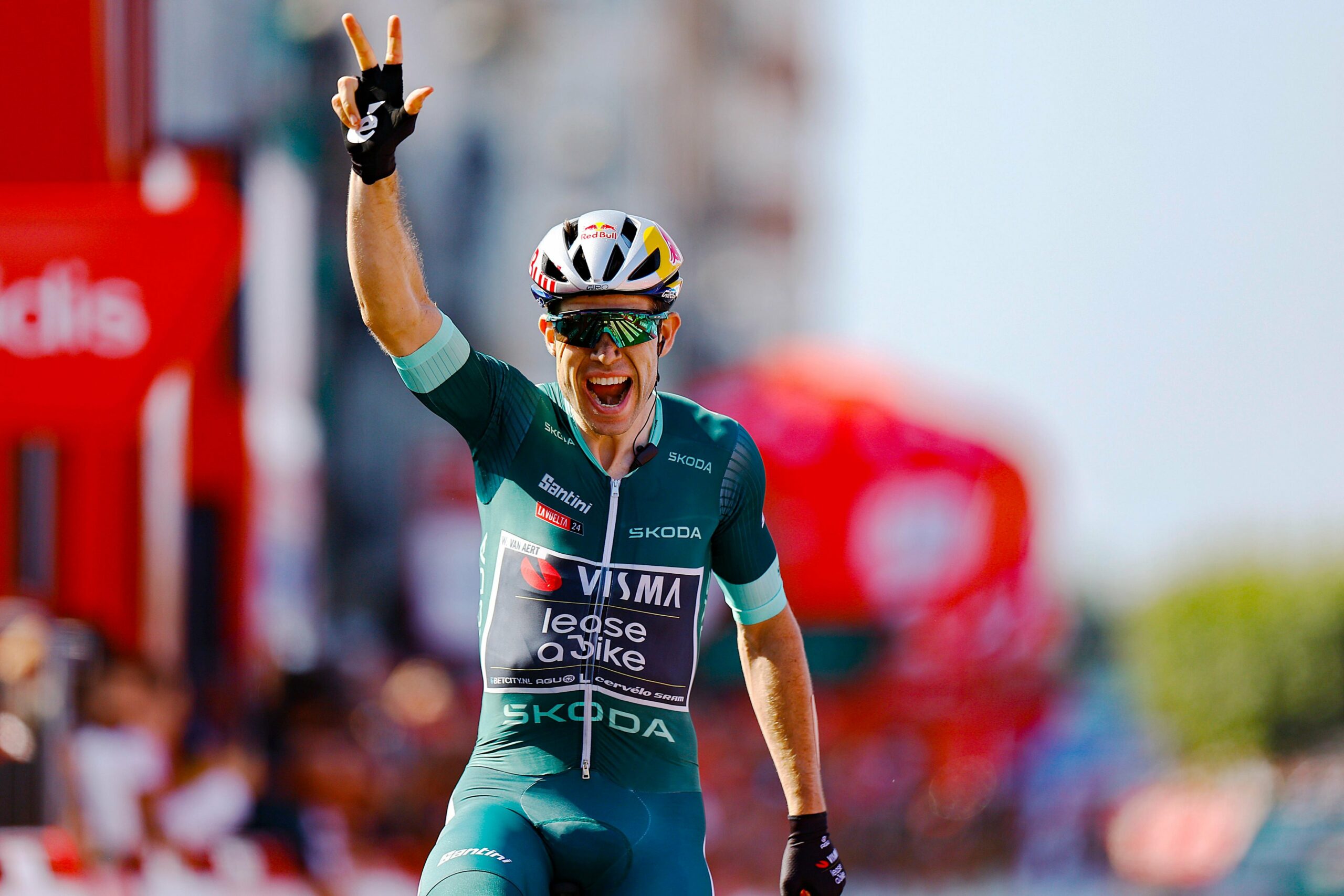 10-tape-la-vuelta-le-tripl-pour-wout-van-aert-velo-101